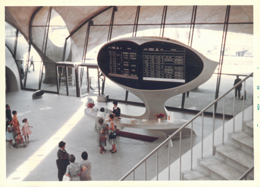 Split flap display TWA Terminal